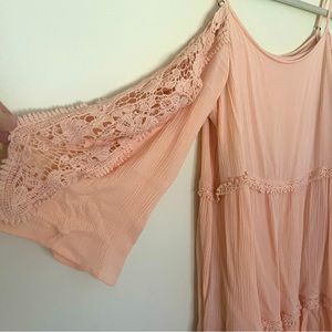 BEAUTIFUL Dress, Off-the-Shoulder, Medium, Peach CROCHET DETAILS Taylor and Sage